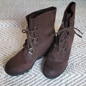 Sorel wedge boots women's 10